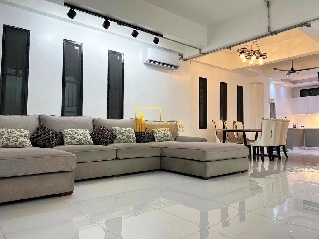รูป Beautiful 3 Bedroom Townhouse in Asoke Area - BR8845TH  - รูปที่ 3/18