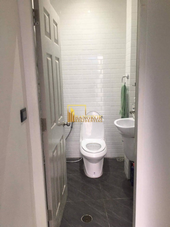 รูป Beautiful 3 Bedroom Townhouse in Asoke Area - BR8845TH  - รูปที่ 6/18