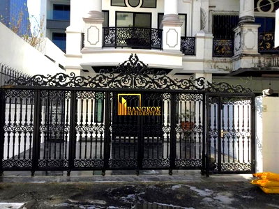 เช่าทาวน์โฮม วัน แบงค็อก   : Beautiful 3 Bedroom Townhouse in Asoke Area - BR8845TH 