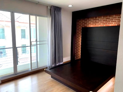 ทาวน์โฮมให้เช่า : บ้านกลางเมือง สาทร ตากสิน 2 เช่า 30,000 บาท 
