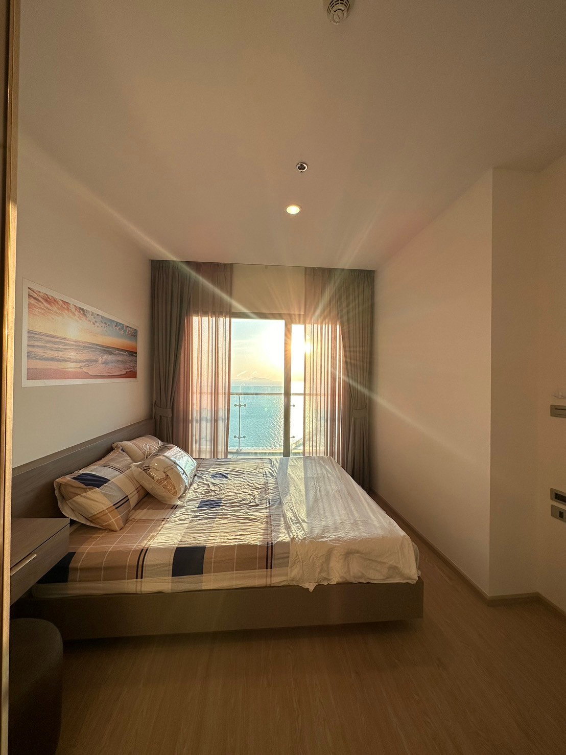 ให้เช่า : The Symphony คอนโดบนชายหาดส่วนตัว : 2 bed 2 bath ชั้น 18 พื้นที่ 78 ตรม.วิวทะเลพาโนราม่า