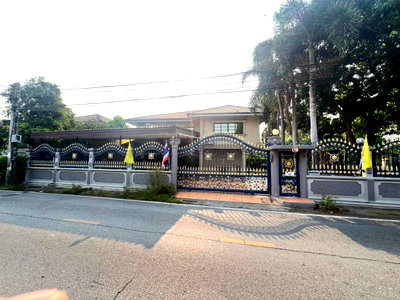 บ้านเดี่ยว รร.กสิณธรเซนต์ปีเตอร์ : ขายบ้านเดี่ยว 2 ชั้น  หมู่บ้านมิตรประชา วิลล่า   ถนนหมู่บ้านบางใหญ่ซิตี้ ซอย 18, ซอยมิตรประชา 2  พื้นที่ 145 ตารางวา