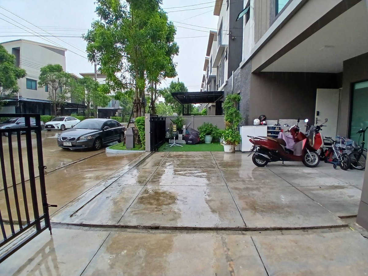 รูป ให้เช่าบ้าน3ชั้น บ้านกลางเมือง รามอินทรา สเตชั่น 83 โทร 0999983897 - รูปที่ 4/35