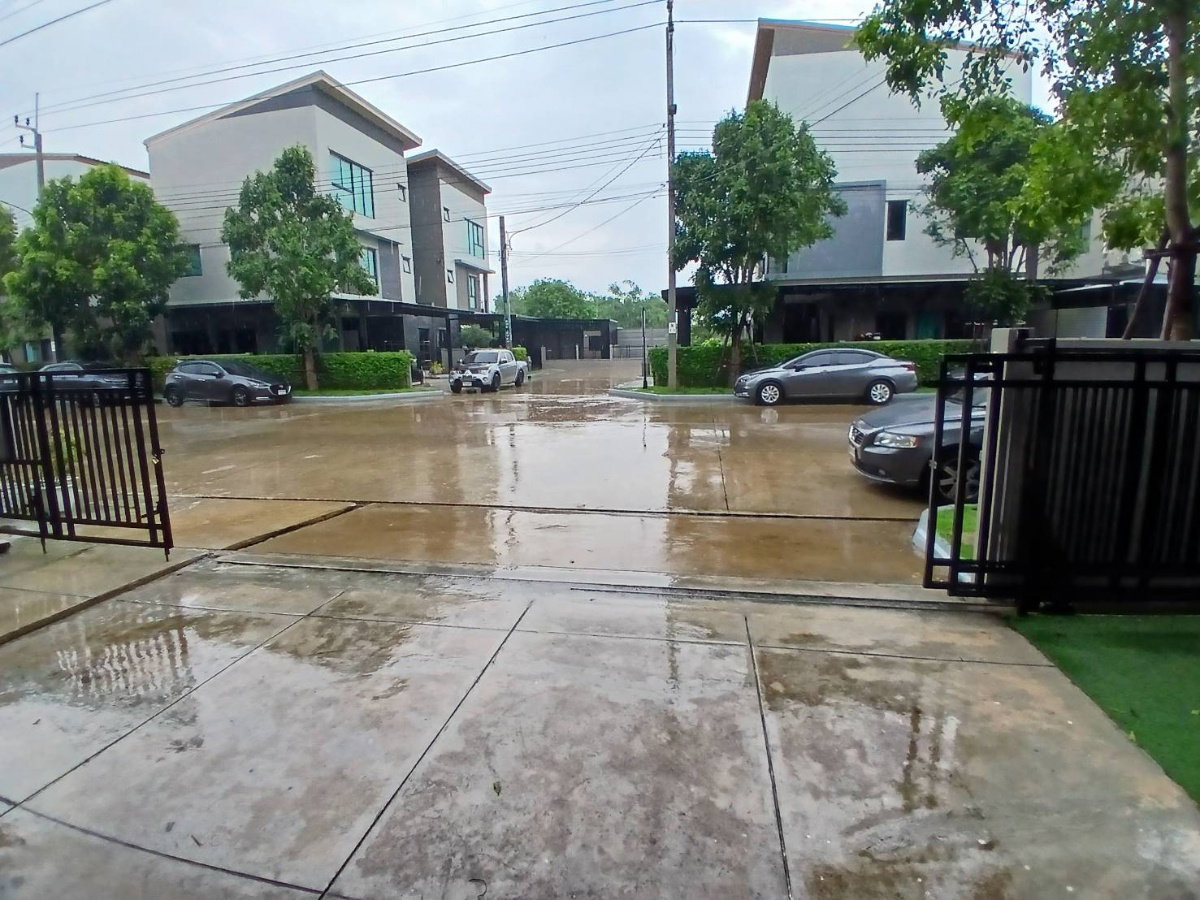 รูป ให้เช่าบ้าน3ชั้น บ้านกลางเมือง รามอินทรา สเตชั่น 83 โทร 0999983897 - รูปที่ 6/35