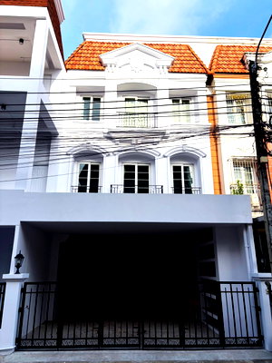 ทาวน์โฮมให้เช่า : ให้เช่าทาวน์โฮม 3 ชั้น 3 ห้องนอน 3 ห้องน้ำเออเบิ้ลสาทรเฟอร์นิเจอร์ครบพร้อมอยู่ติดถนนราชพฤกษ์ใกล้ BTS บางหว้า