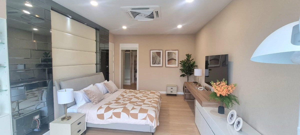 รูป 🏡 บ้านเดี่ยวสุดหรู หมู่บ้าน เพอร์เฟค มาสเตอร์พีซ สุขุมวิท 77 (หลังหัวมุม) ใกล้โรบินสันลาดกระบัง #พร้อมเฟอร์นิเจอร์และเครื่องใช้ไฟฟ้าใหม่ทั้งหลัง ✨ - รูปที่ 8/26