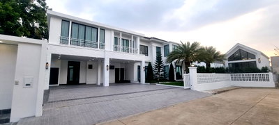 บ้านเดี่ยวให้เช่า : 🏡 บ้านเดี่ยวสุดหรู หมู่บ้าน เพอร์เฟค มาสเตอร์พีซ สุขุมวิท 77 (หลังหัวมุม) ใกล้โรบินสันลาดกระบัง #พร้อมเฟอร์นิเจอร์และเครื่องใช้ไฟฟ้าใหม่ทั้งหลัง ✨