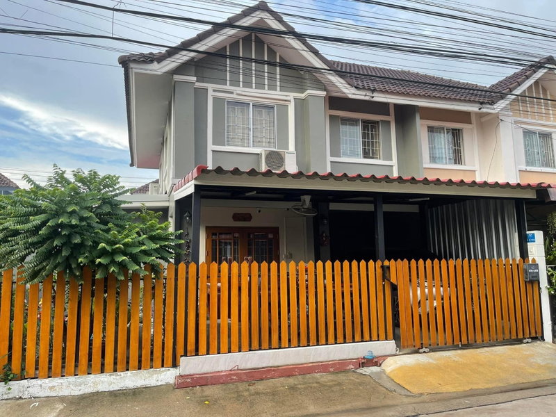 Houses for sale : [For sale] Single house in Bangna near Mega Bangna, multiple entrances and exits, Pruksa Village 28/1, Phraeksa Mai