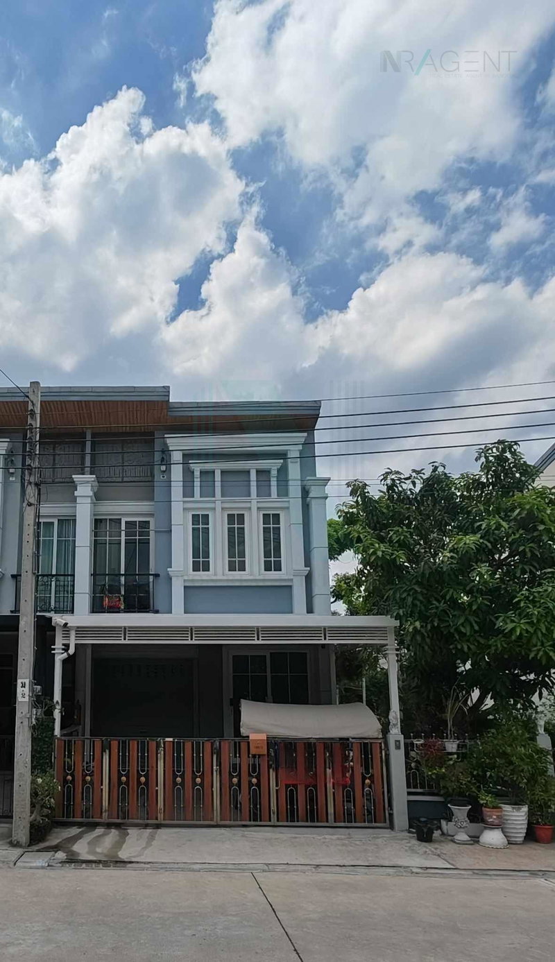 ขายทาวน์โฮม : ขายทาวน์เฮาส์ โครงการ โกลเด้น ทาวน์ 3 ลาดพร้าว-เกษตรนวมินทร์ 2 ชั้น 3 ห้องนอน 2 ห้องน้ำ