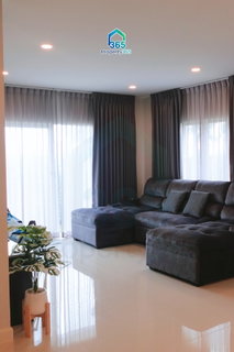 Centro Rama 9 - Krungthep Kreetha, Ready with Built-ins and Furniture, Ready to Move In