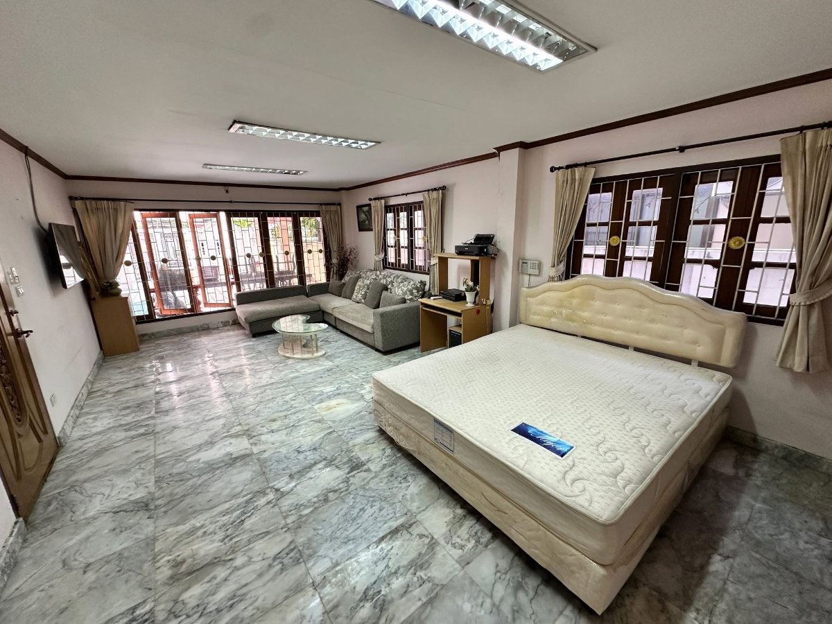 รูป #R3547 ให้เช่า Single House Soi Ram Intra 60 - รูปที่ 11/31