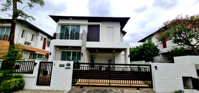 Houses for rent : House for rent at Blue Lagoon 1 – Beautiful, like-new. Prime location in the Bangna-Trad area near the Outer Ring Road, close to Mega Bangna.