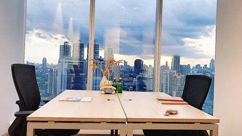 Serviced office for rent at Bhiraj Tower, EmQuartier, featuring a high-floor location with city views in the center of Phrom Phong.