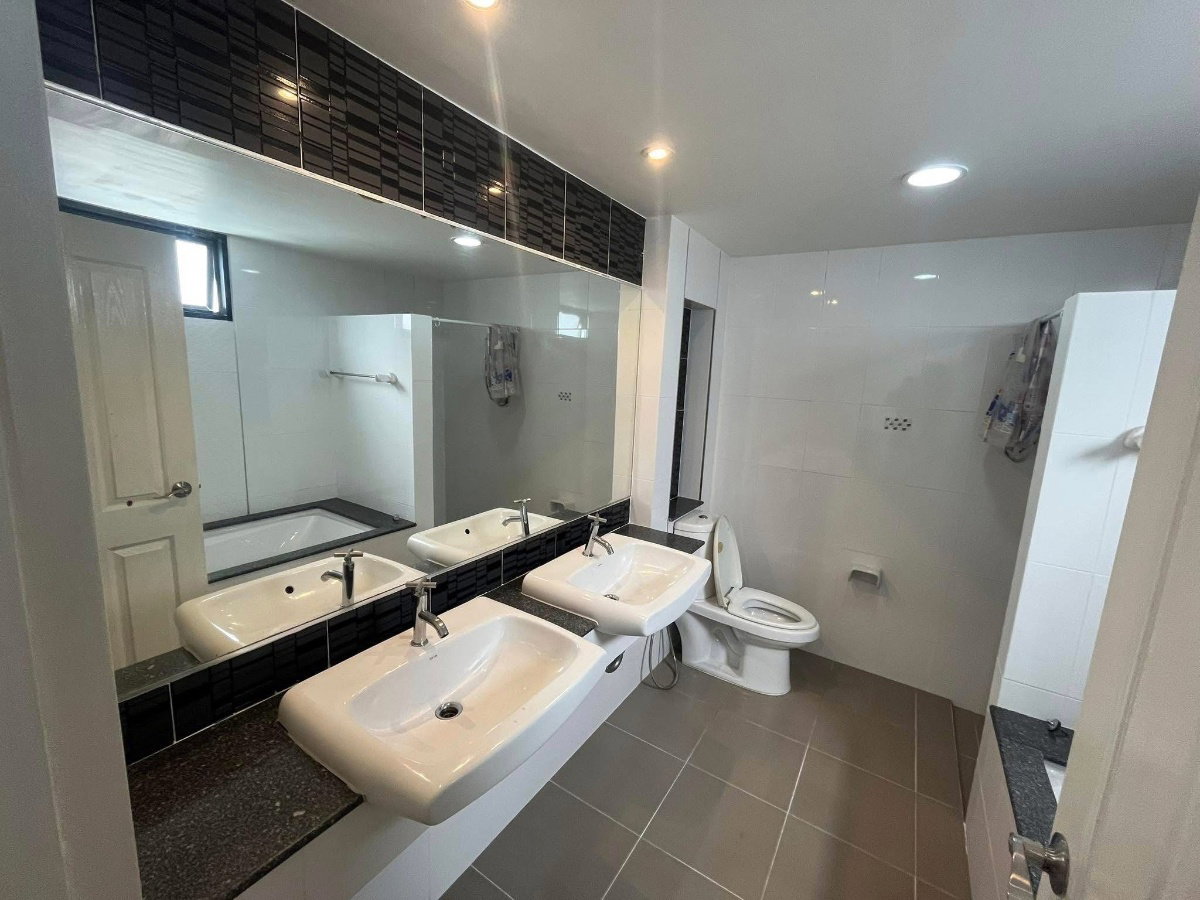 picture #R3569 House for rent Trio Rom Klao - 11/15