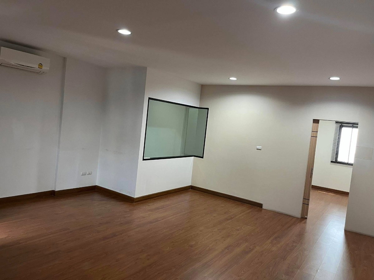 picture #R3569 House for rent Trio Rom Klao - 7/15