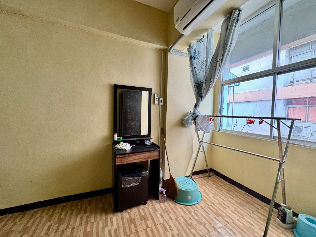 picture 32-sqm condo unit at Udomsuk Tower - 2/3