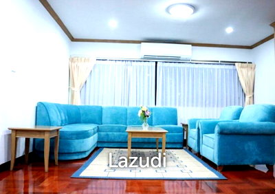 Condos for rent : 3 Bed 2 Bath 236 SQ.M Baan Arthit Apartment