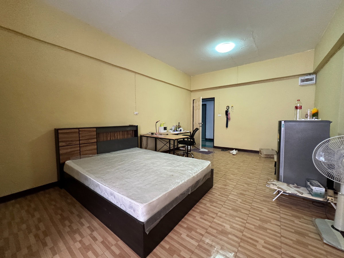 picture 32-sqm condo unit at Udomsuk Tower - 1/3