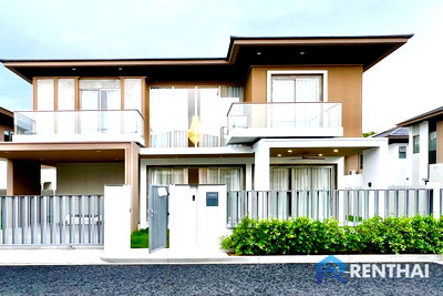 บ้านเดี่ยว ชลบุรี : พร้อมเข้าอยู่ บ้านเดี่ยวสไตล์โมเดิร์น 4 ห้องนอน 4 ห้องน้ำ ในพัทยา