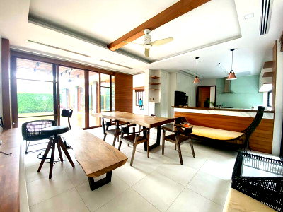 เช่าบ้านเดี่ยว ถนนสุขุมวิท : LTHC12296 – Pool Villa FOR RENT Size 400 Sq.m 5 beds 7 baths Near BTS Phrakanong Station ONLY 220K/Month