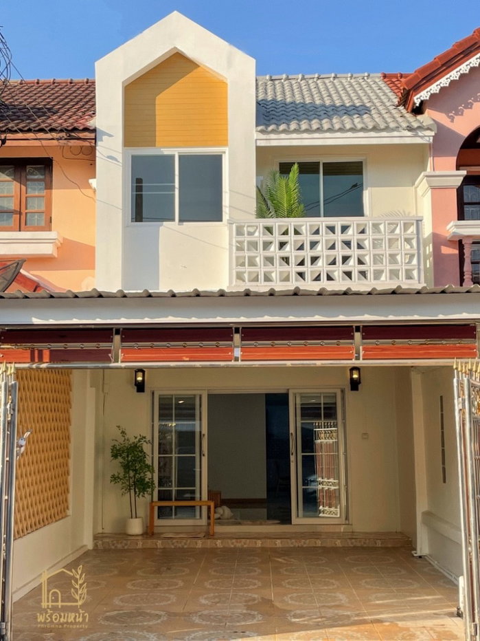 รูป [ขาย] ทาวน์เฮ้าส์รีโนเวทใหม่ ลาดพร้าว 101 - รูปที่ 1/27