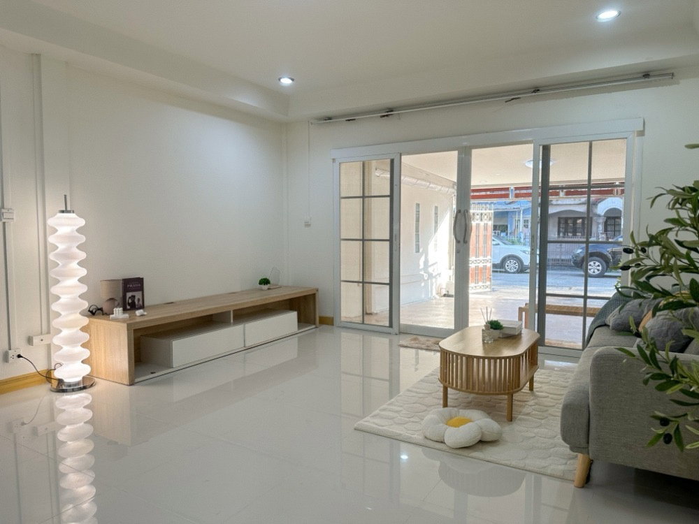 รูป [ขาย] ทาวน์เฮ้าส์รีโนเวทใหม่ ลาดพร้าว 101 - รูปที่ 13/27
