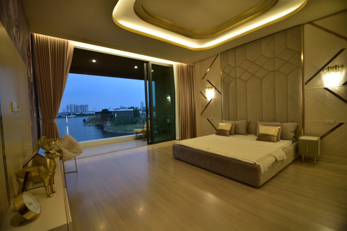 รูป ขายบ้าน Luxury ในหมูบ้าน The Laken เมืองทอง แจ้งวัฒนะ บ้านตัวอย่างในราคา พิเศษที่สุดในโครงการ - รูปที่ 1/15