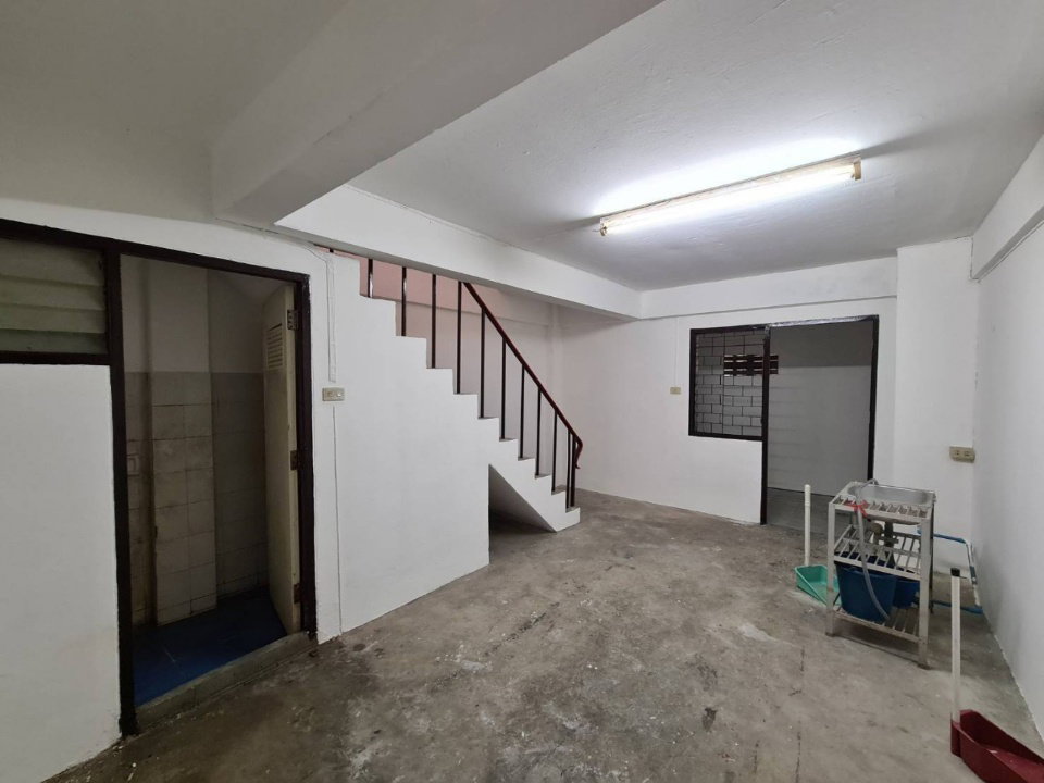 รูป ขายอาคารพาณิชย์ ทำเลดี ใกล้โรงเรียนเฉลิมพระเกียรติ และตลาดบางใหญ่ ทำเลศักยภาพ ใจกลางบางใหญ่ - รูปที่ 11/14