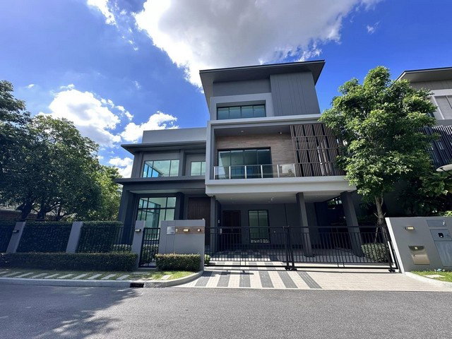 ขายบ้านเดี่ยว : ขายบ้านเดี่ยว 3 ชั้น แกรนด์บางกอก บูเลอวาร์ด ราชพฤกษ์-พระราม 5 ขนาดที่ดิน 124.20 ตร.ว. | พื้นที่ใช้สอย 563 ตร.ม.
