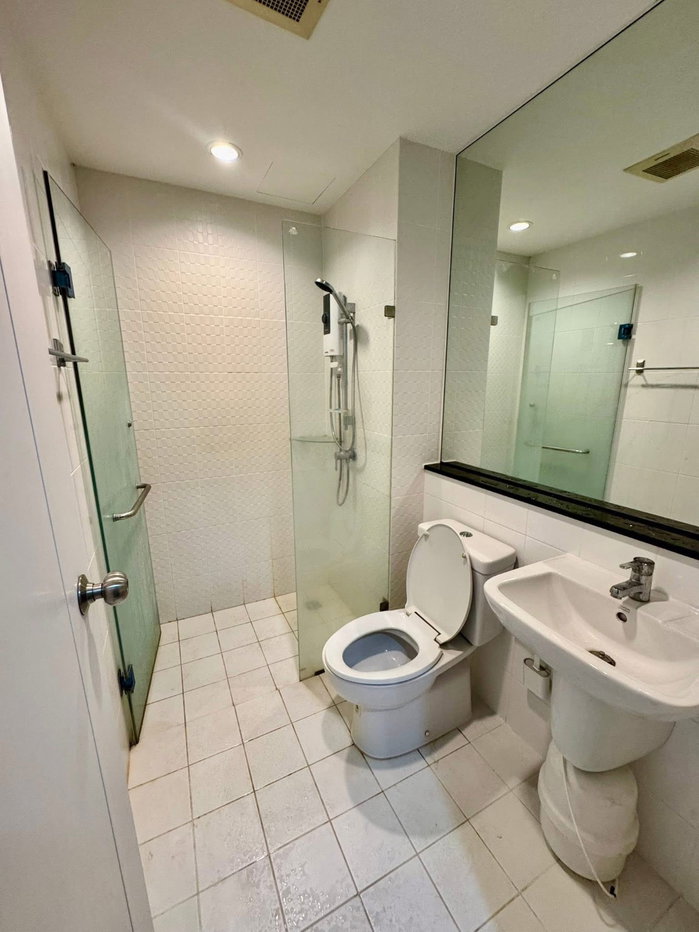picture #R3617 Condo for rent The Tree Interchange  - 8/9