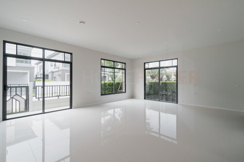 Grand Britania Krungthepkreetha 4 bedrooms, for sale