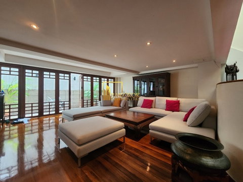 Luxurious 4 Bedroom Townhouse For Rent in Quiet Phrom Phong Area - BR8756TH