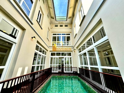 เช่าบ้านเดี่ยว ดิ เอ็มควอเทียร์ : Desirable 5 Bed House with Private Pool For Rent in Thonglor - BR27903SH