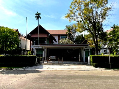 บ้านเดี่ยว เขตประเวศ : ขายบ้านเดี่ยว 3 ชั้น หมู่บ้านพร้อมพันธุ์ พาร์ค สวนหลวง ร.9(หมู่บ้านไม้ล้อมเรือน) ขนาดที่ดิน 189.9 ตารางวา บ้านหรูสวยงาม Private สุดๆ
