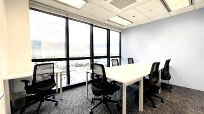 Office for rent : Office space for rent at Muang Thai Phatra Building B, featuring a spacious layout with ample natural light — ideal for a productive work environment.