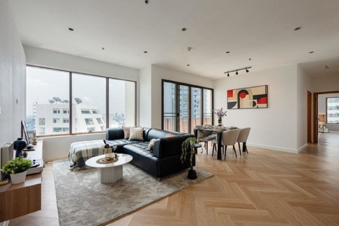 LTH12363 – The Emporio Place - Sukhumvit 24 FOR SALE Size 101.1 sqm. 2 beds 2 baths Near BTS Phrom Phong Station ONLY 18.5 MB