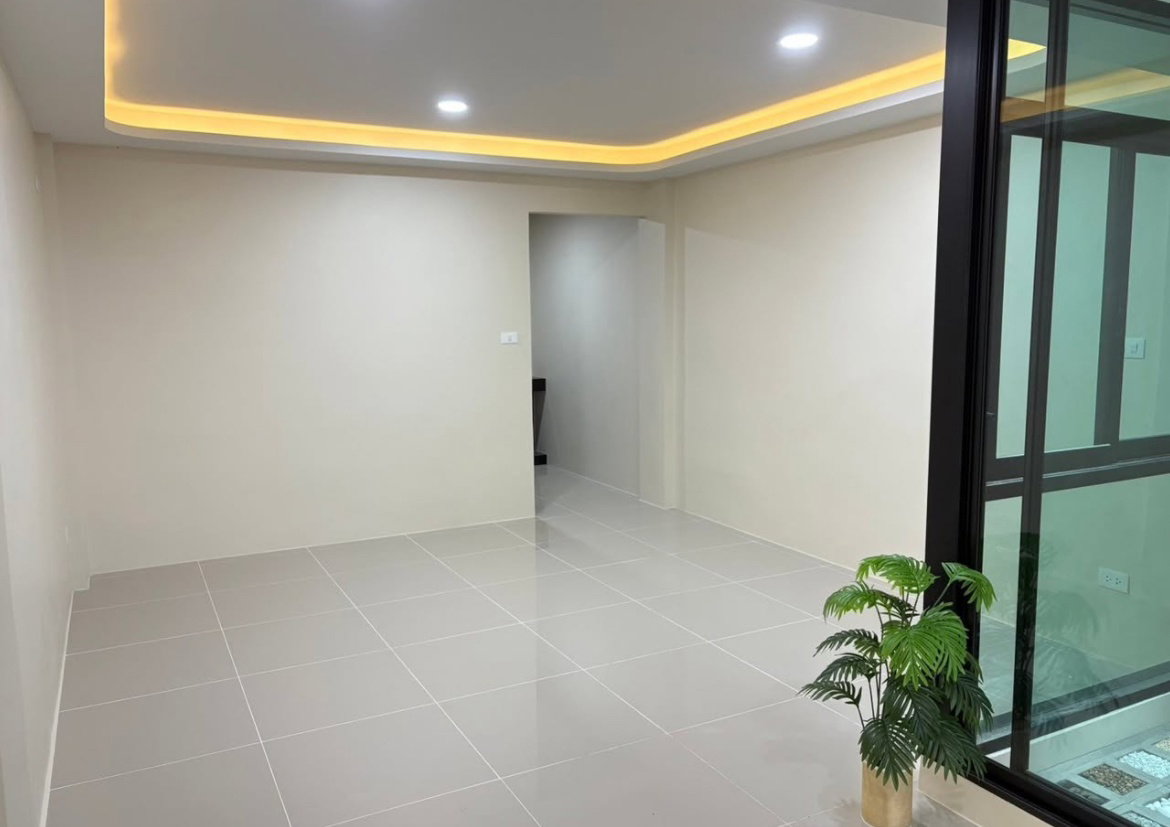picture #R3774 Office for rent Soi Charan Sanit Wong 90 - 10/13