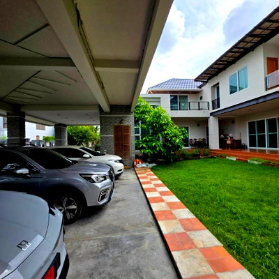 Houses for sale Bangna Commercial College : LTH12355 – House FOR SALE in Soi Punnawithi 27 Size 202 SQ.W 450 SQ.M 5 Beds 5 Baths Near BTS Punnawithi Station ONLY 49.5 MB