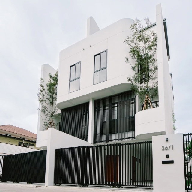 รูป ขายบ้านเดี่ยว ใจกลางสุขุมวิท ใกล้BTS ปุณณวิถี หลังสุดท้าย มีสระว่ายน้ำ ในตัว - รูปที่ 4/7