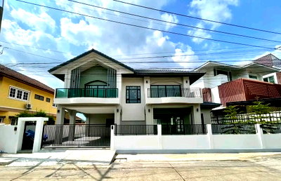 Houses for sale สถาบันเทคโนโลยีไทย-ญี่ปุ่น : 💥SL-741💥Selling a 2-storey detached house, Preecha Lam Phet Village, Ramkhamhaeng 76, newly renovated, ready to move in 👉Add Line @mastercondo