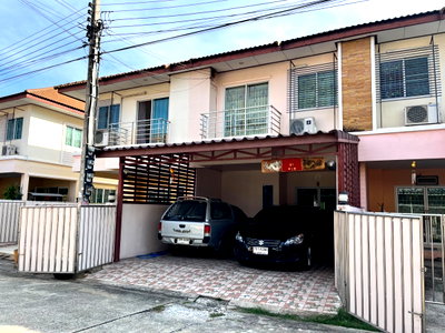 ทาวน์โฮม บางบัวทอง นนทบุรี : ขาย ทาวน์เฮาส์ 2 ชั้น หมู่บ้านซื่อตรง บางใหญ่  เฟส 2 Tel.0999983897