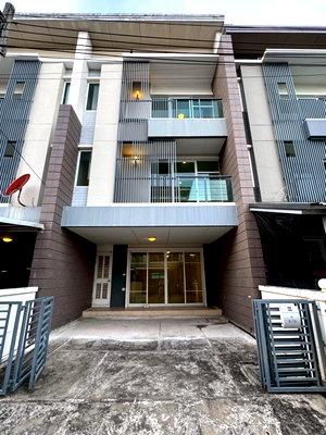ทาวน์โฮม MRT ศรีนุช : 🏡 ขาย ทาวน์โฮม 3 ชั้น Town Avenue ศรีนครินทร์ (อ่อนนุช 68) 🔥 บ้านใหม่มือหนึ่ง ไม่เคยเข้าอยู่ ใกล้ BTS ศรีนุช แค่ 650 ม.