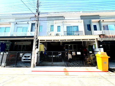 ขายทาวน์โฮม : ขายทาวน์โฮม ม.เดอะคอนเนคสุวรรณภูมิ1 (12A) ซอยกิ่งแก้ว37 เนื้อที่ 18.2 ตร.ว. สวยพร้อมอยู่ กู้เต็ม 100% ใกล้สนามบินสุวรรณภูมิและทางด่วนบางนา  