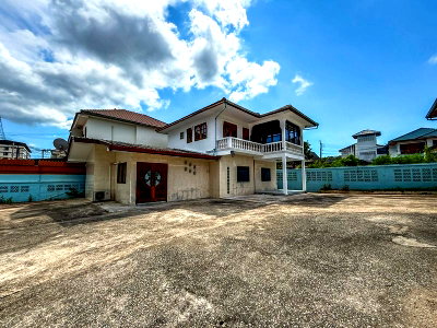 Houses for sale Central Si Racha : For sale Large 2-storey detached house, community area, Soi Wang Hin, Sriracha, Chonburi