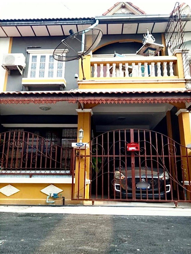 รูป  ขายถูกทาวน์เฮาส์ 2 ชั้น พื้นที่ดิน 18 ตรว. โครงการหมู่บ้านอยู่สบาย ใกล้สนามบินสุวรรณภูมิ 30 นาที ใกล้เขตคลองหนึ่ง คลองหลวง ปทุมธานี | #TPI-1957 - รูปที่ 2/20