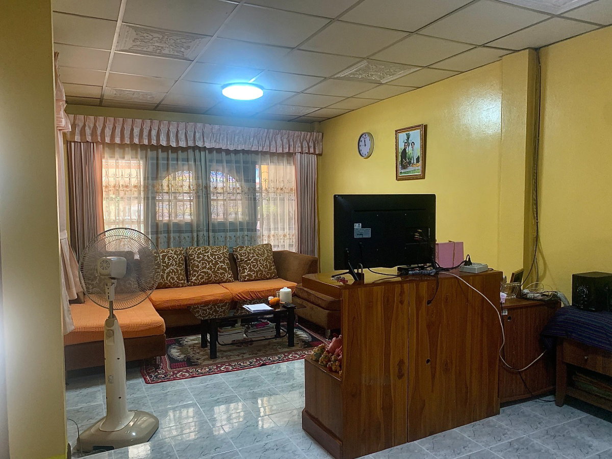รูป  ขายถูกทาวน์เฮาส์ 2 ชั้น พื้นที่ดิน 18 ตรว. โครงการหมู่บ้านอยู่สบาย ใกล้สนามบินสุวรรณภูมิ 30 นาที ใกล้เขตคลองหนึ่ง คลองหลวง ปทุมธานี | #TPI-1957 - รูปที่ 4/20