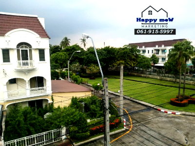 Townhouses for rent Thonburi Vocational College : For rent, beautiful townhome, the metro sathorn-kanlapapruek near BTS Wutthakat