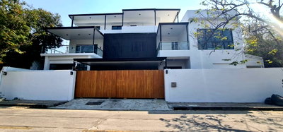 Houses for rent DONKI Mall Thonglor   : LTH12405 – House / Home office FOR RENT in Sukhumvit 65 Size 132 SQ.W 734 SQ.M 4 Beds 4 Baths Near BTS Phra Khanong Station ONLY 280K/Month