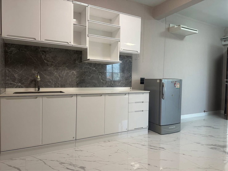picture #Z141 For rent Modern Home Place - 4/7