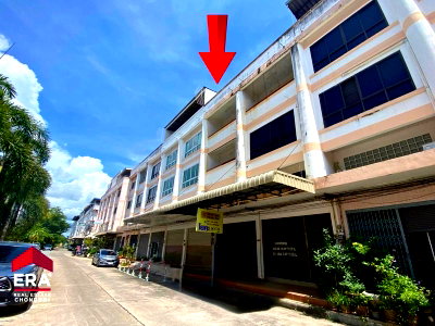 อาคารพาณิชย์ ม.เกษตรศาสตร์ ศรีราชา : อาคารพาณิชย์ 3.5 ชั้น มีดาดฟ้า ต่อเติมพื้นที่ด้านหลัง 2 ชั้น พื้นที่ใช้สอยกว้าง พร้อมเข้าอยู่ (HL#25696)